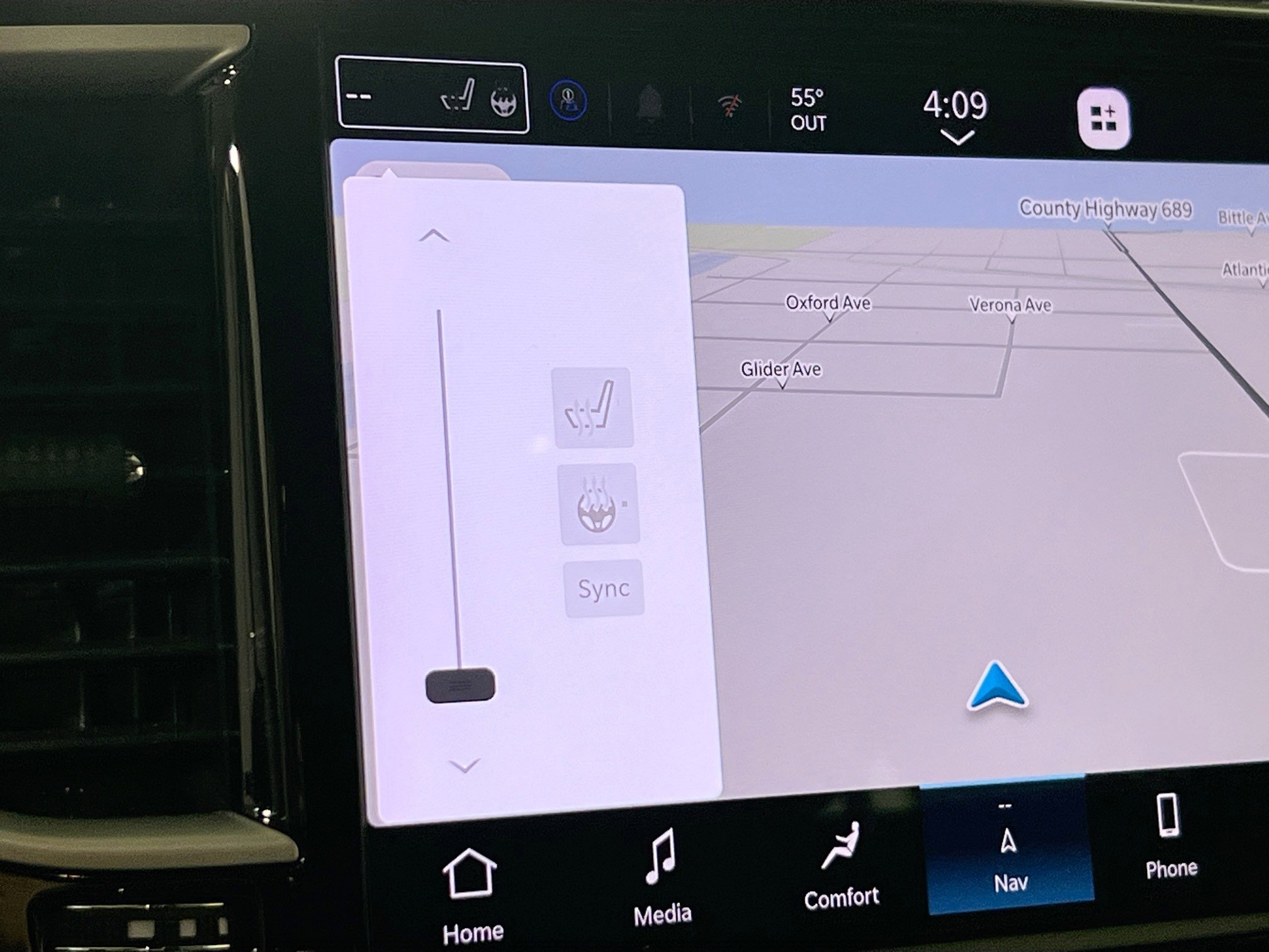 Used 2023 Chrysler Pacifica Touring-L w/ Uconnect Theater Family Group image 20