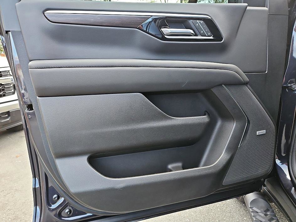 New 2026 Chevrolet Suburban Z71 w/ Z71 Off-Road Package image 15