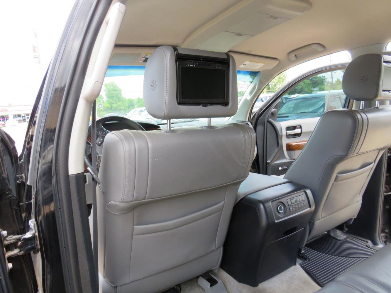 Used 2008 Toyota Sequoia Limited RWD image 31