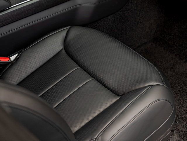 New 2026 Land Rover Range Rover SE image 29