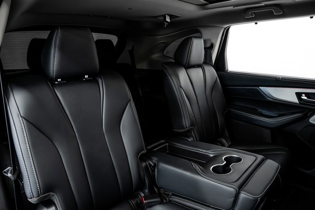 Certified 2025 Acura MDX w/ Technology Package image 32