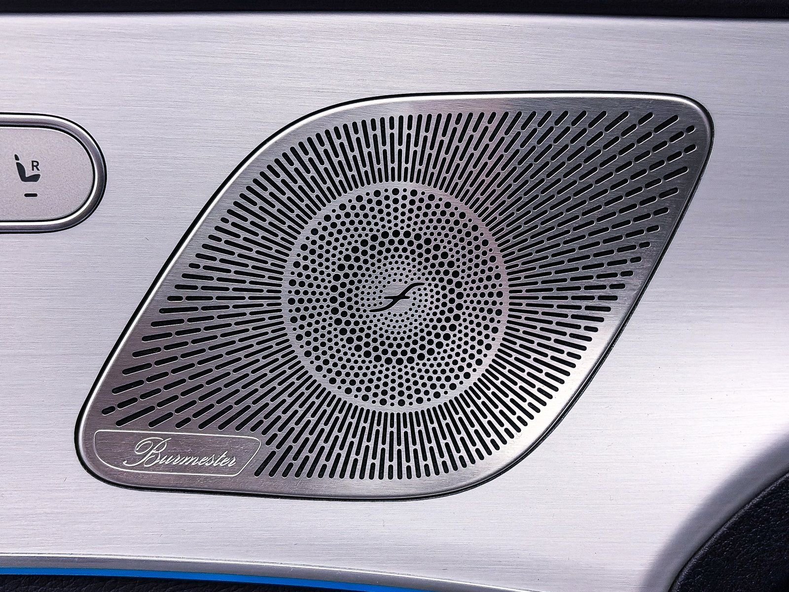 Used 2023 Mercedes-Benz GLE 450 4MATIC w/ AMG Line Exterior image 5