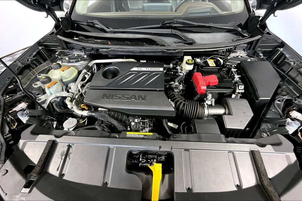 Used 2023 Nissan Rogue Platinum w/ Platinum Premium Package FWD image 9