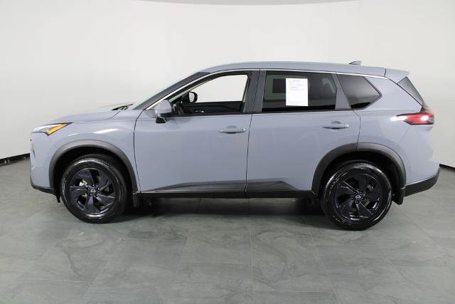 Certified 2026 Nissan Rogue SV FWD image 14