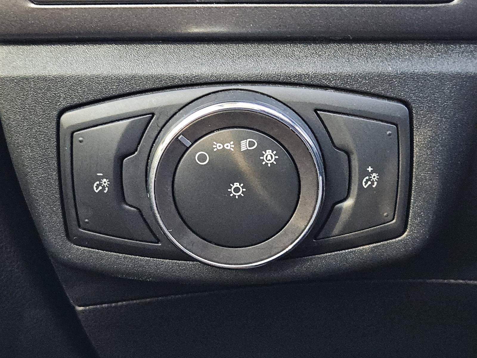 Used 2020 Ford Fusion SEL FWD image 19