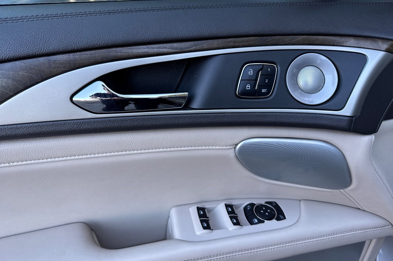 Used 2018 Lincoln MKZ Reserve w/ Luxury Package image 11