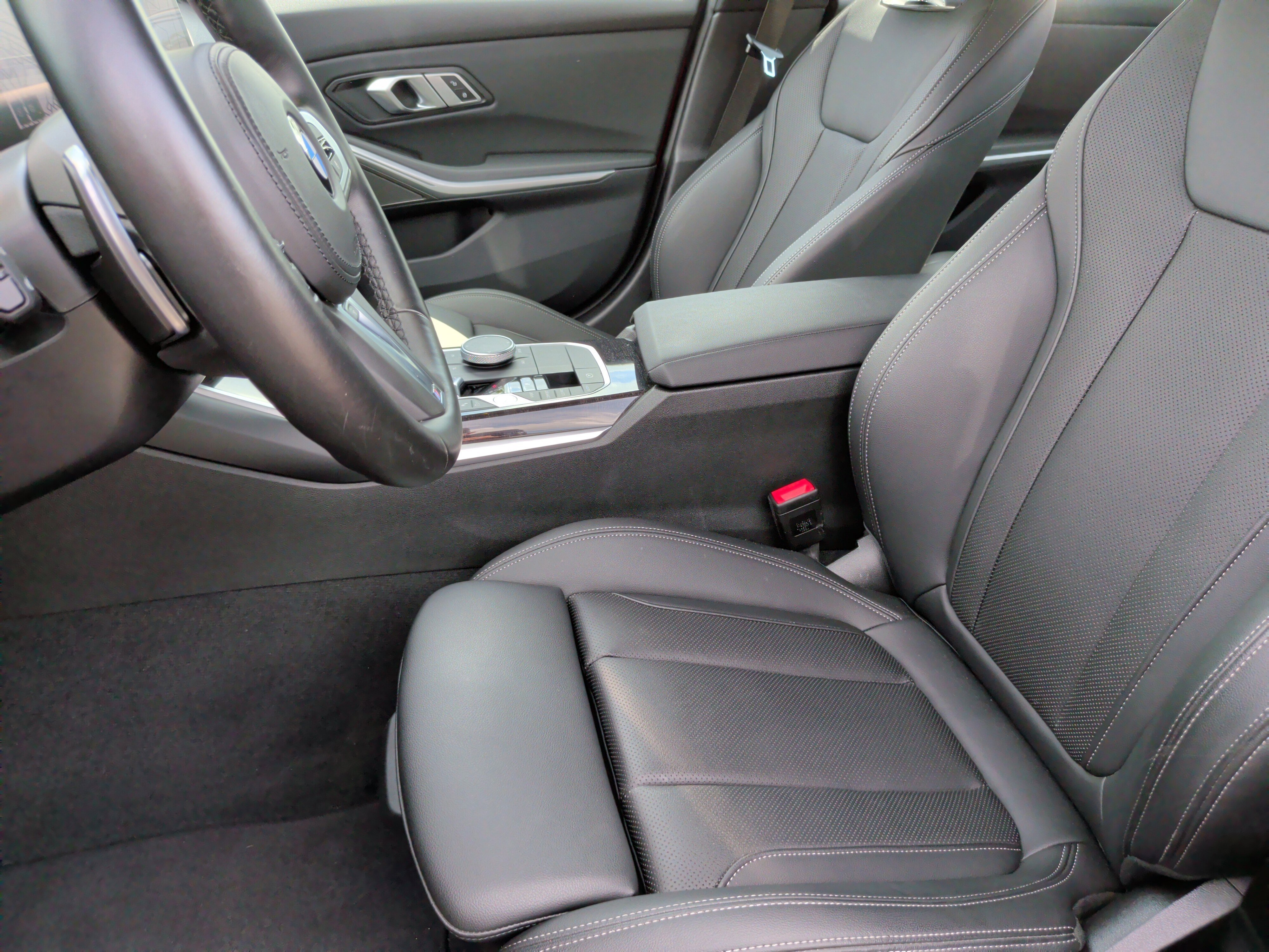 Certified 2023 BMW 330i Sedan w/ M Sport Package image 24