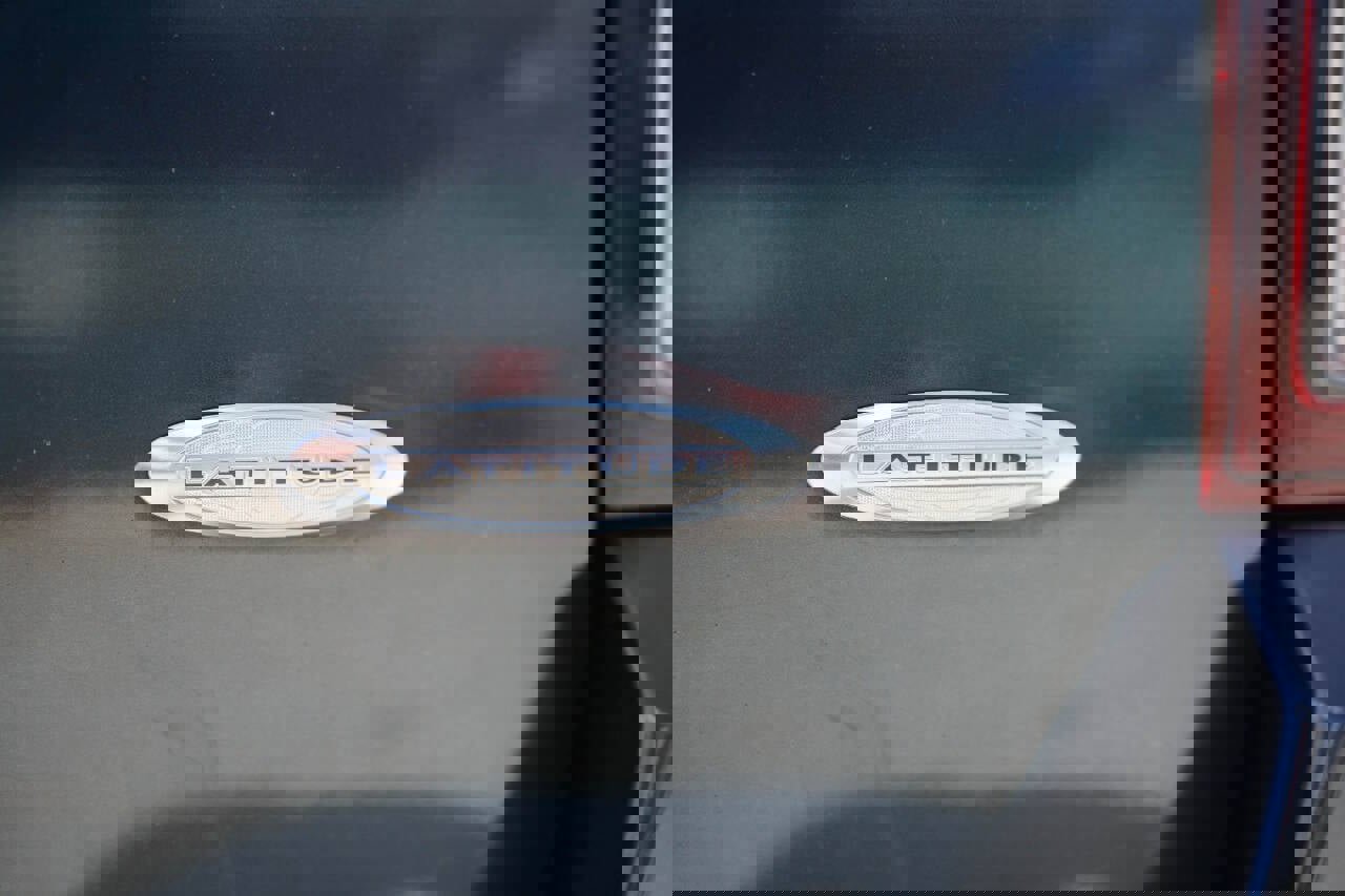 Used 2014 Jeep Compass Latitude w/ Sun/Sound Group image 32