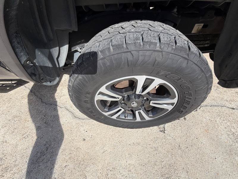 Used 2019 Toyota Tacoma TRD Sport w/ Technology Package AWD/4WD image 10