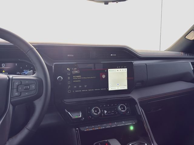 Used 2025 GMC Sierra 1500 AT4 w/ AT4 Premium Package AWD/4WD image 28