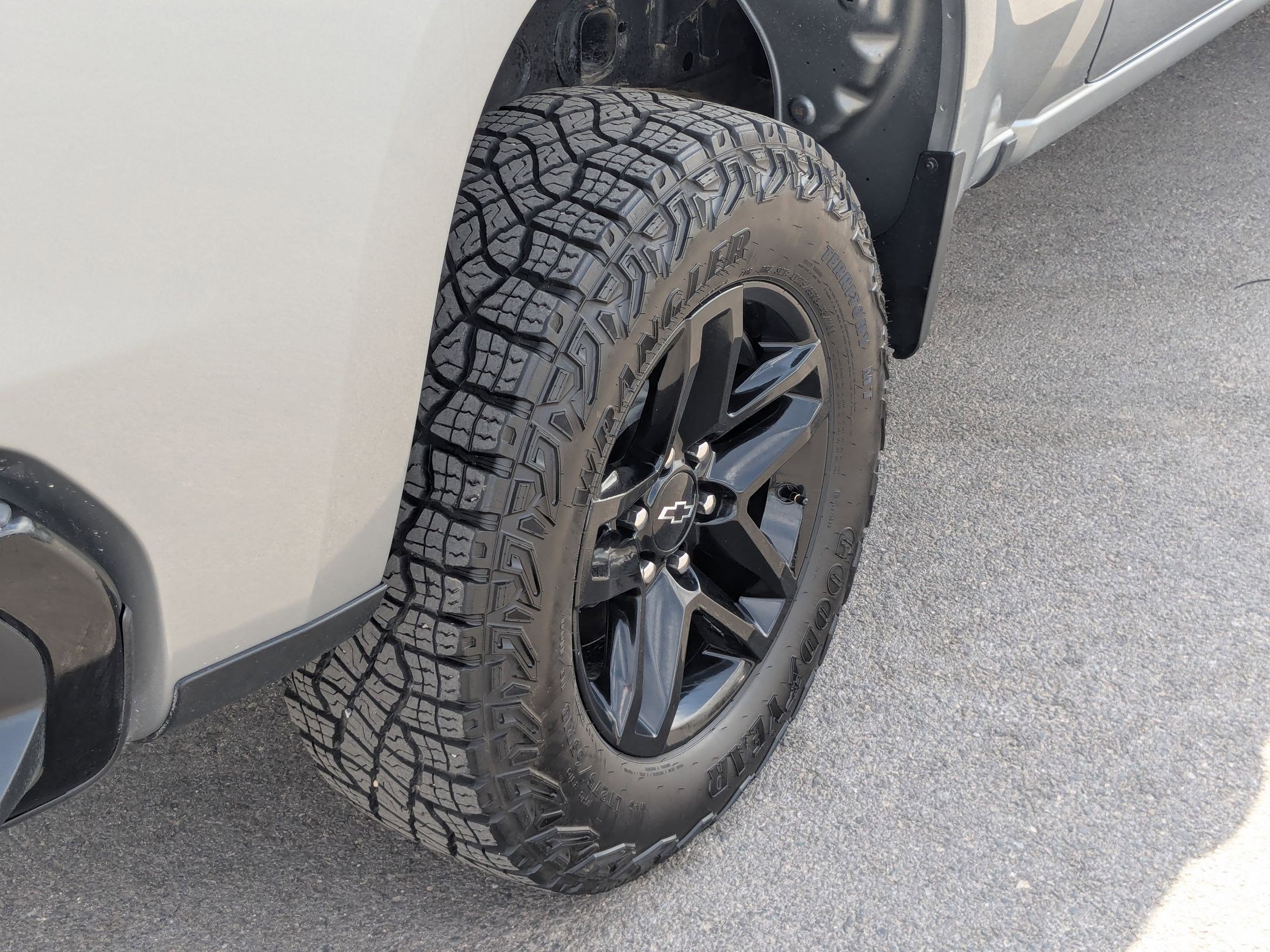 Certified 2025 Chevrolet Silverado 1500 Custom Trail Boss w/ LPO, Dark Essentials Package image 13