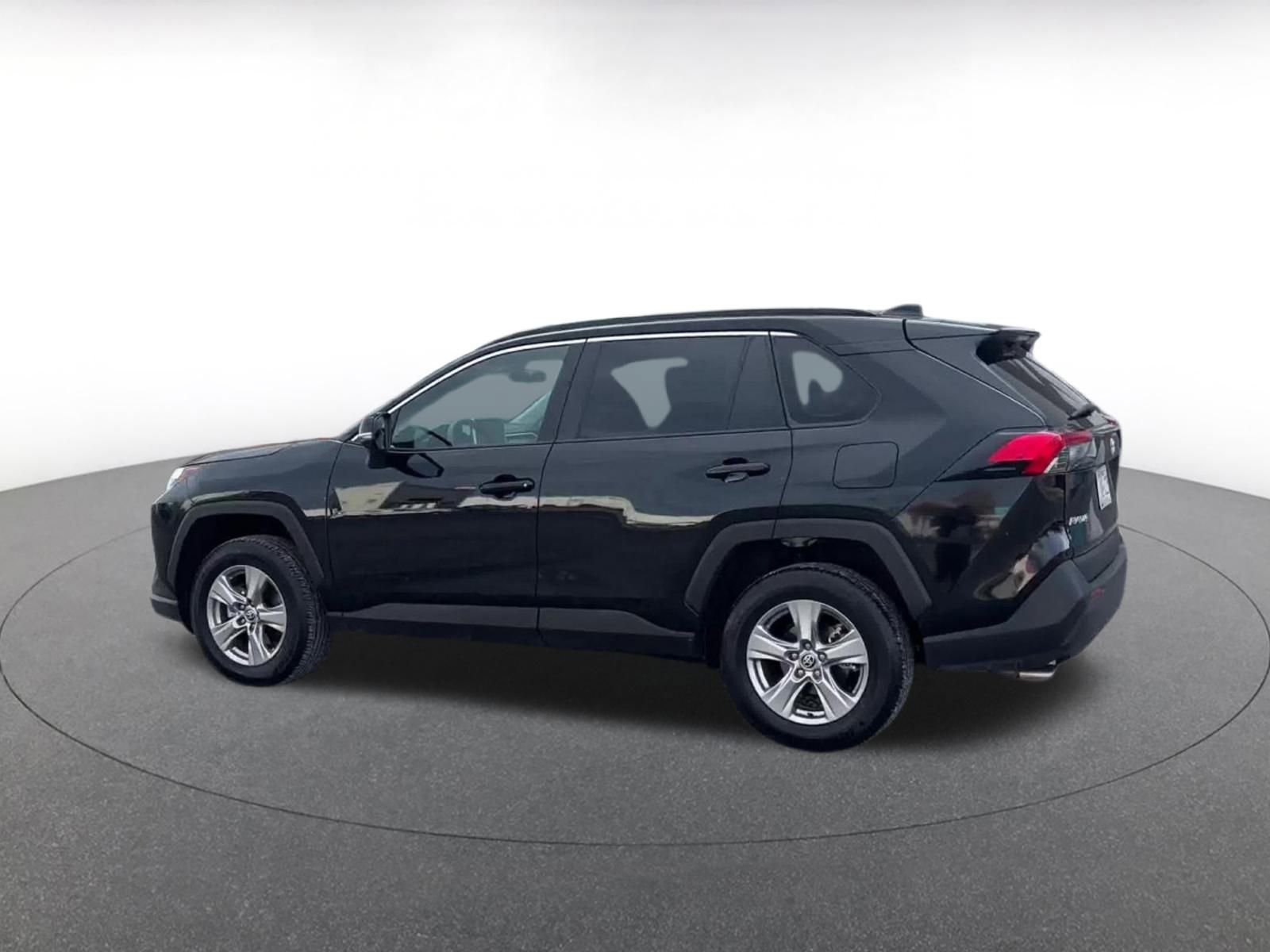 Used 2025 Toyota RAV4 XLE image 10