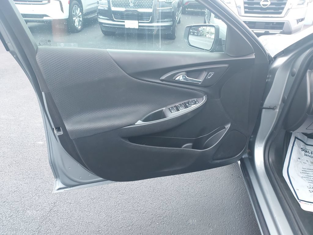 Used 2024 Chevrolet Malibu RS FWD image 12