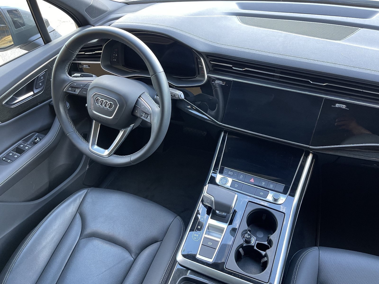 Used 2025 Audi Q7 2.0T Premium Plus w/ Premium Plus Package AWD/4WD image 15