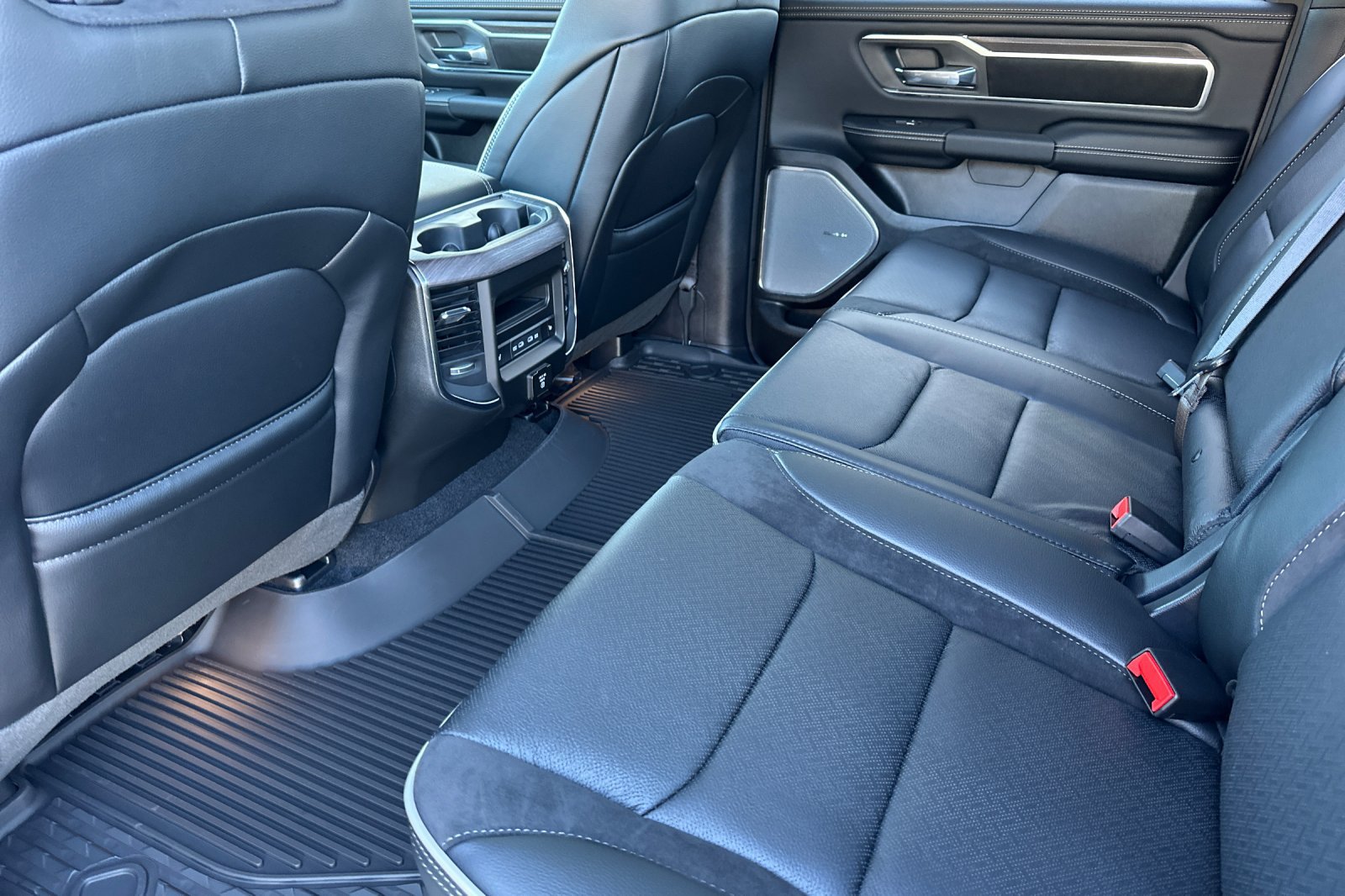 New 2027 RAM 1500 Laramie AWD/4WD image 12
