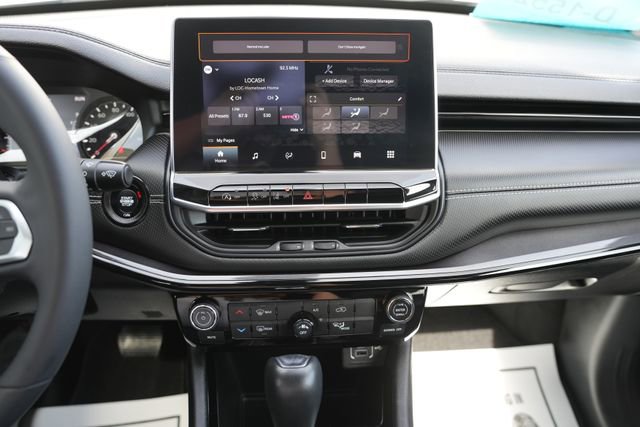 Used 2022 Jeep Compass Altitude image 24