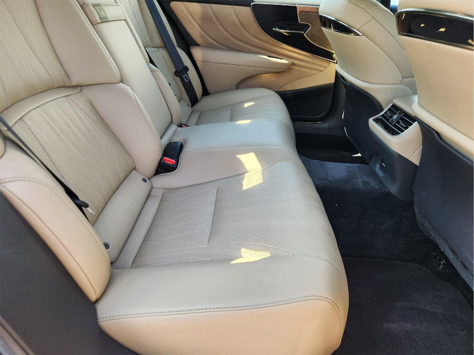 Used 2021 Lexus LS 500 w/ Interior Upgrade Package RWD image 32