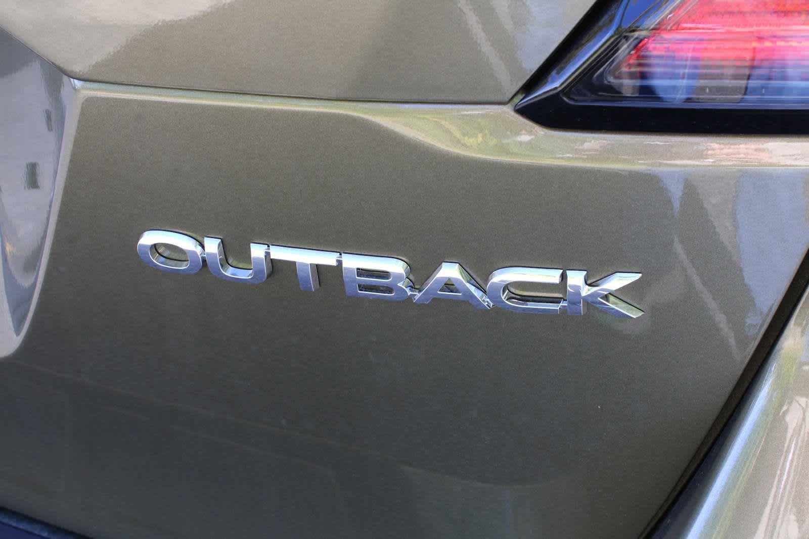 Used 2025 Subaru Outback Premium image 9