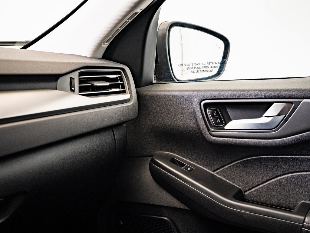 Used 2024 Ford Escape SE w/ Class II Trailer Tow Package image 34