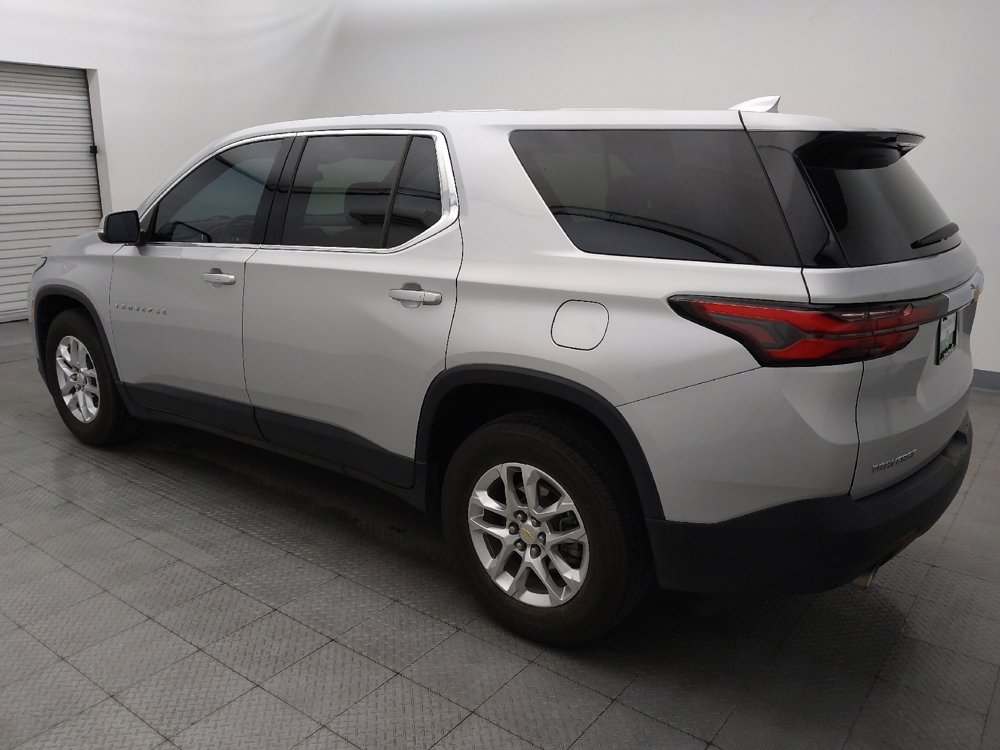 Used 2022 Chevrolet Traverse LS FWD image 3