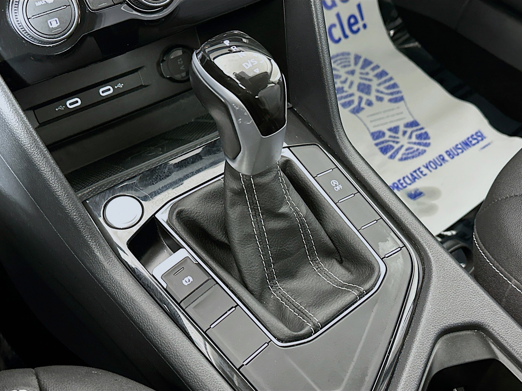 Used 2024 Volkswagen Taos SE image 16