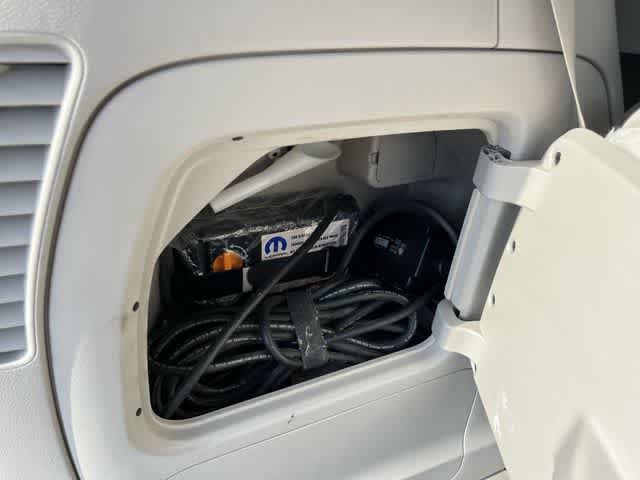 Used 2021 Chrysler Pacifica Limited FWD image 33