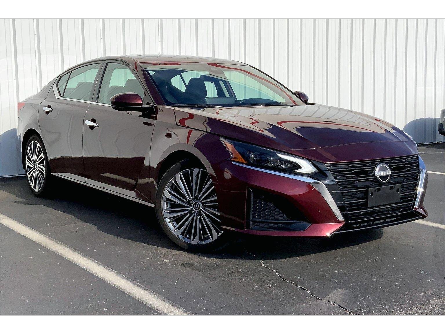 Used 2024 Nissan Altima 2.5 SL image 2