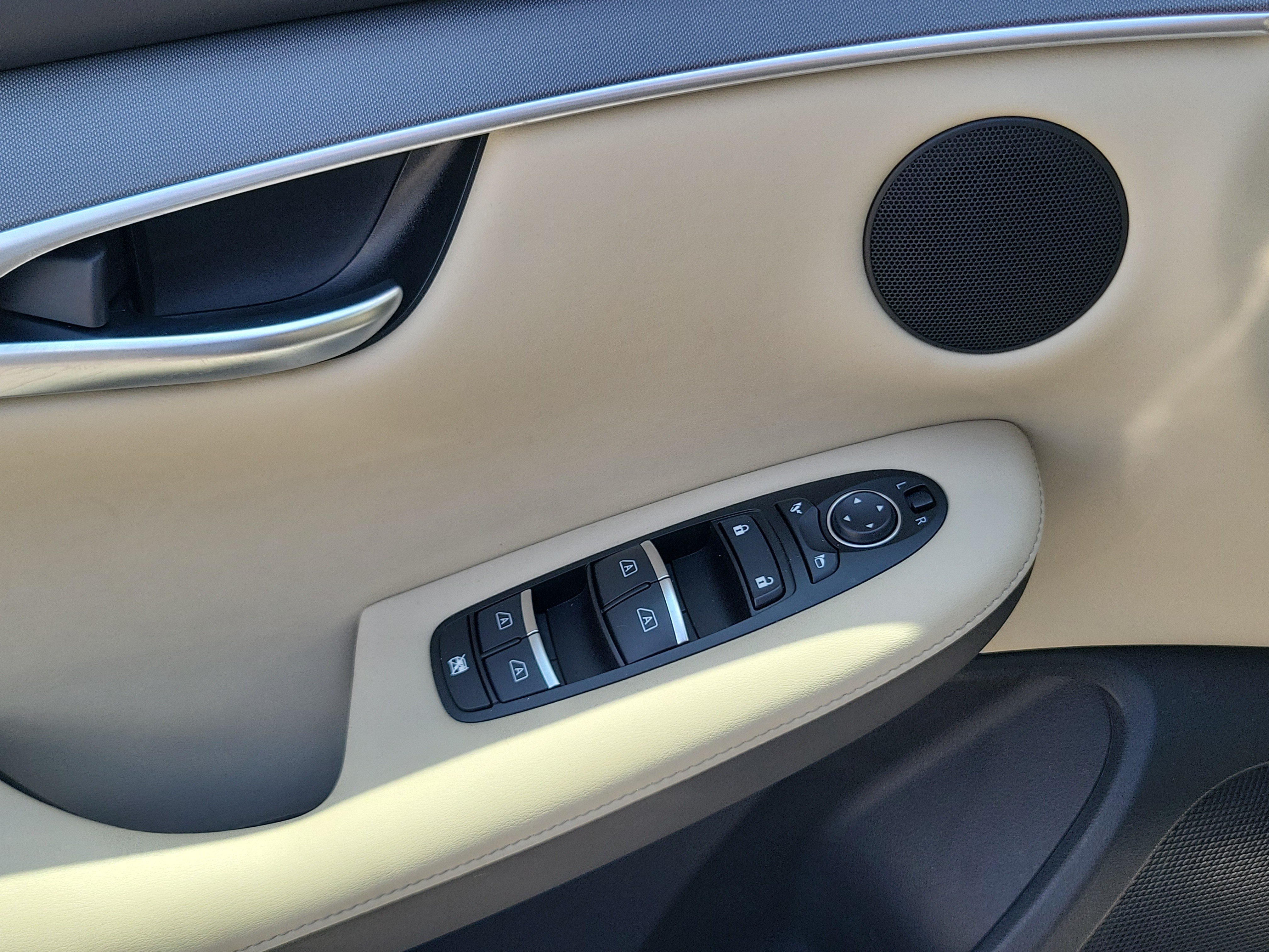 Used 2022 INFINITI QX50 Luxe FWD image 29