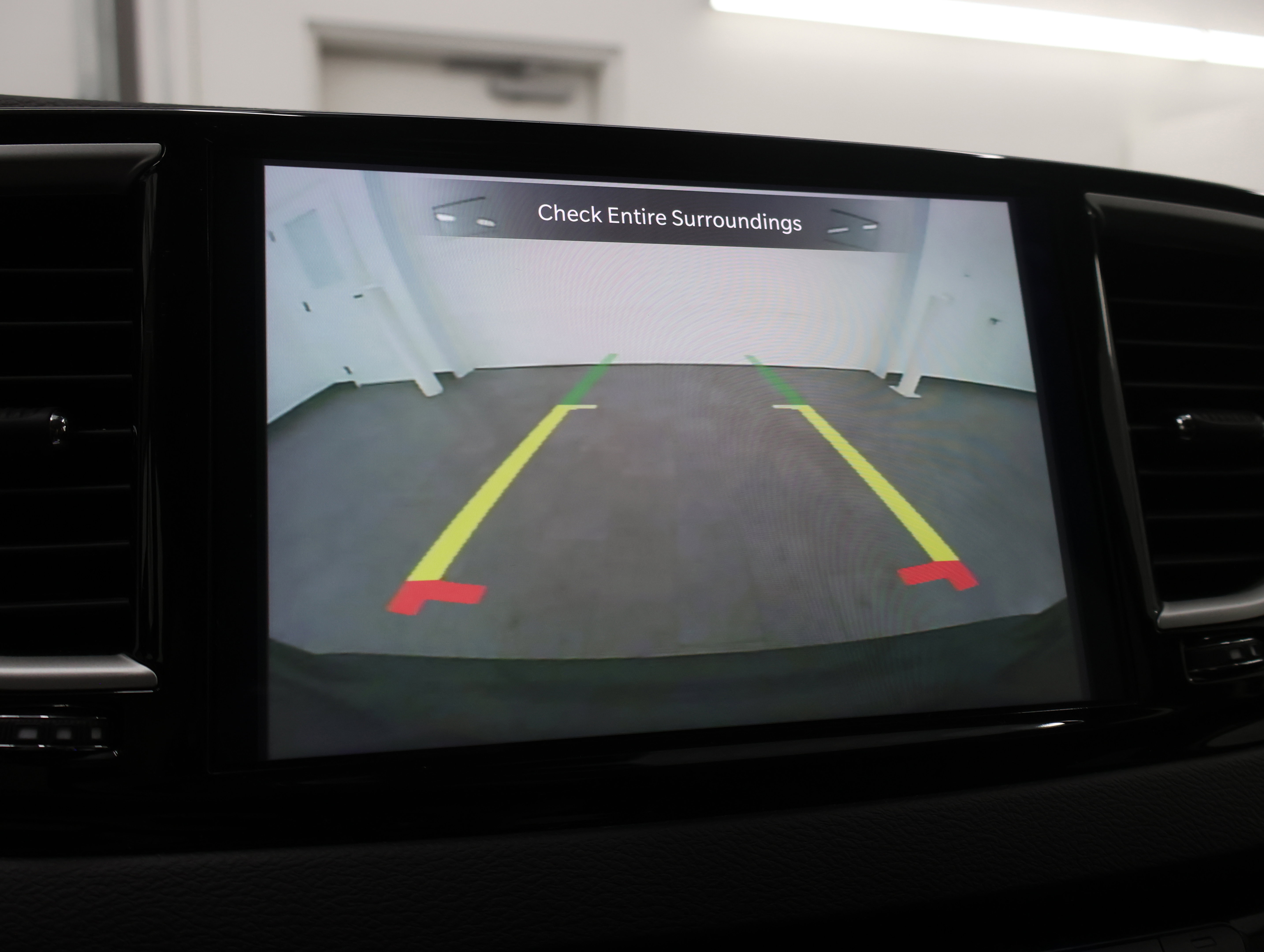 Used 2024 Chrysler Pacifica Touring-L FWD image 17