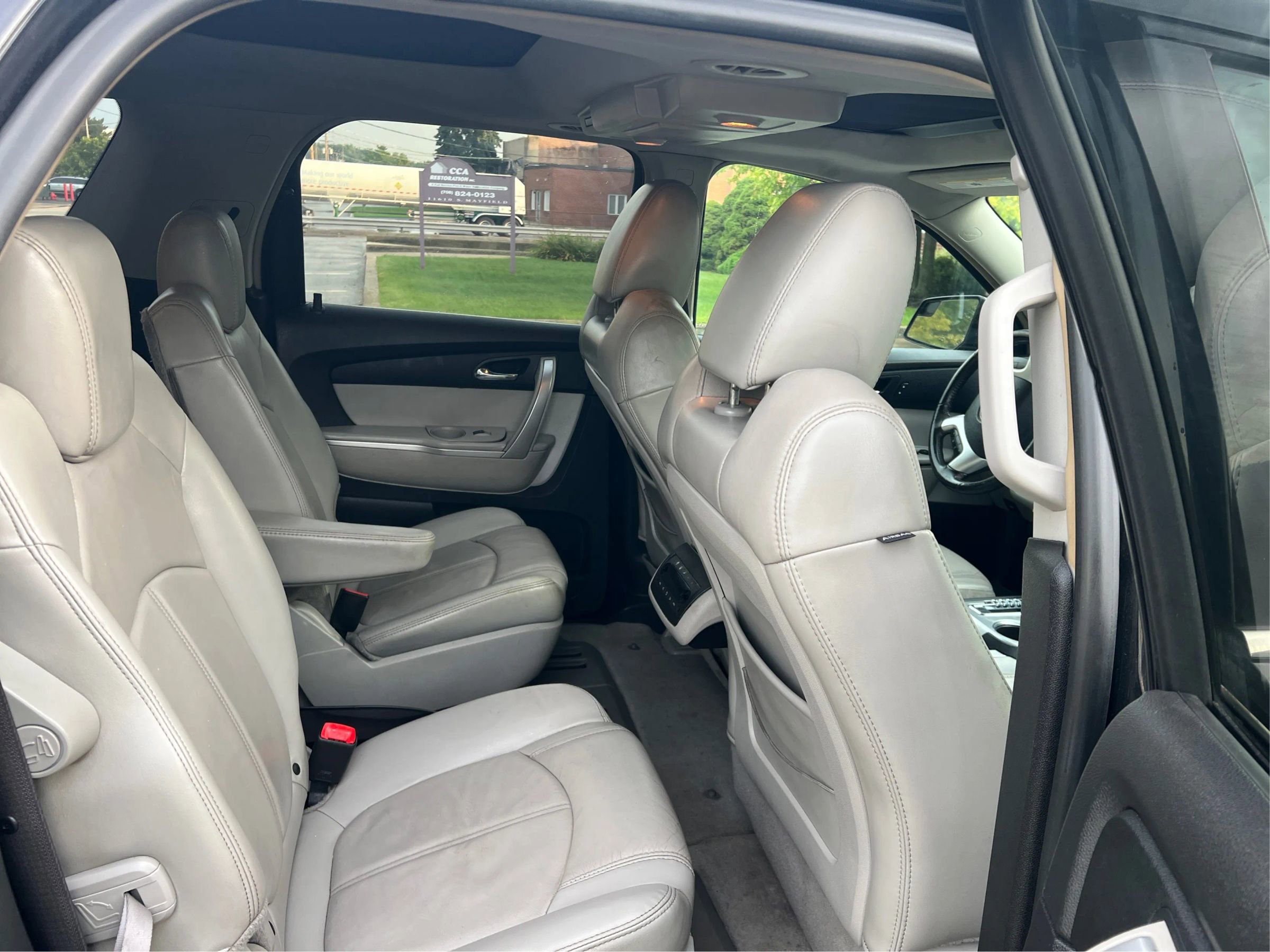 Used 2008 GMC Acadia SLT w/ Convenience Package image 26