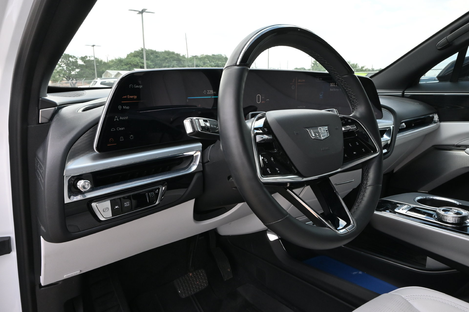 Certified 2024 Cadillac Lyriq Luxury w/ LPO, Floor Liner Package AWD/4WD image 16