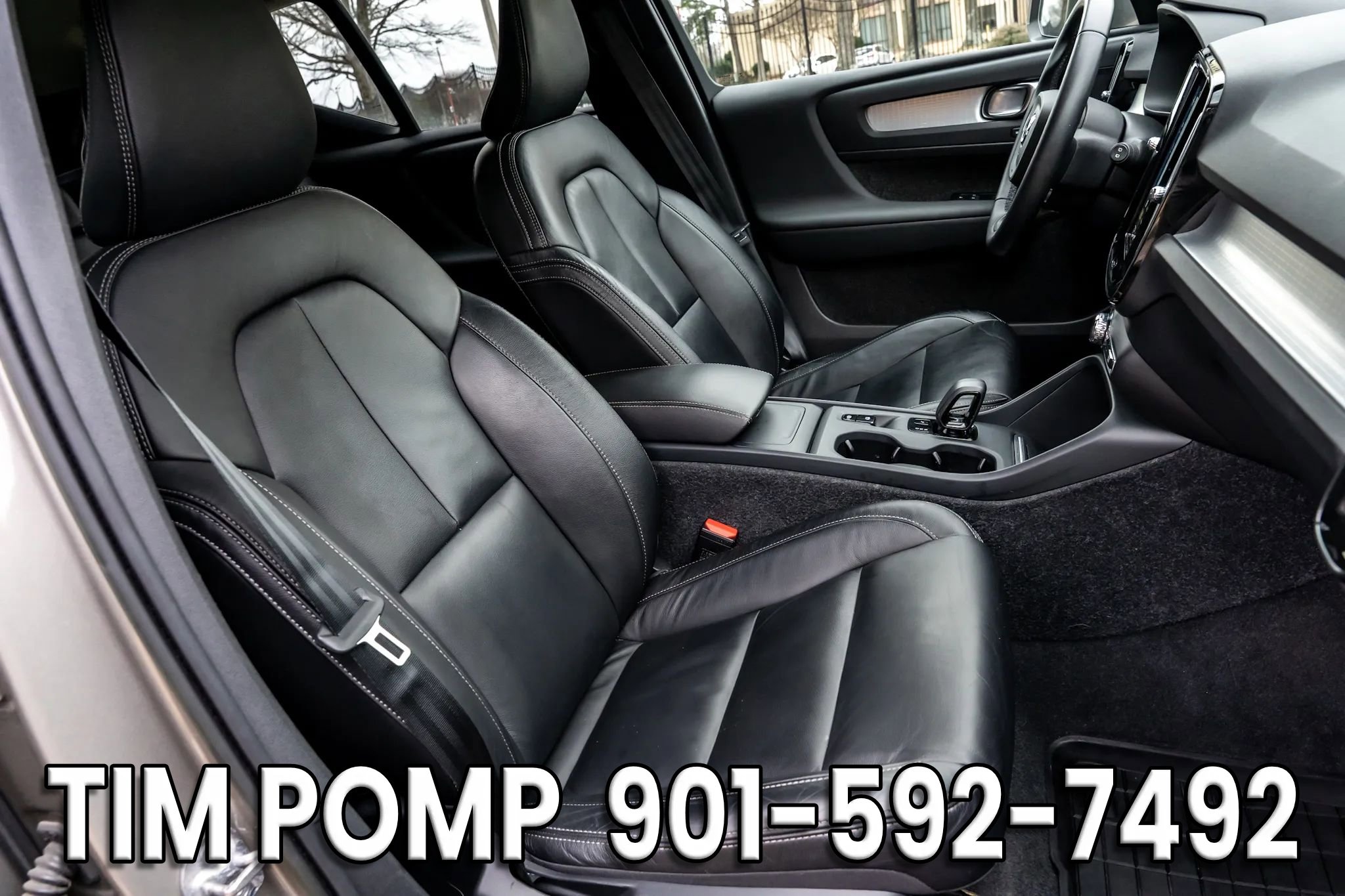 Used 2022 Volvo XC40 T5 Momentum image 16