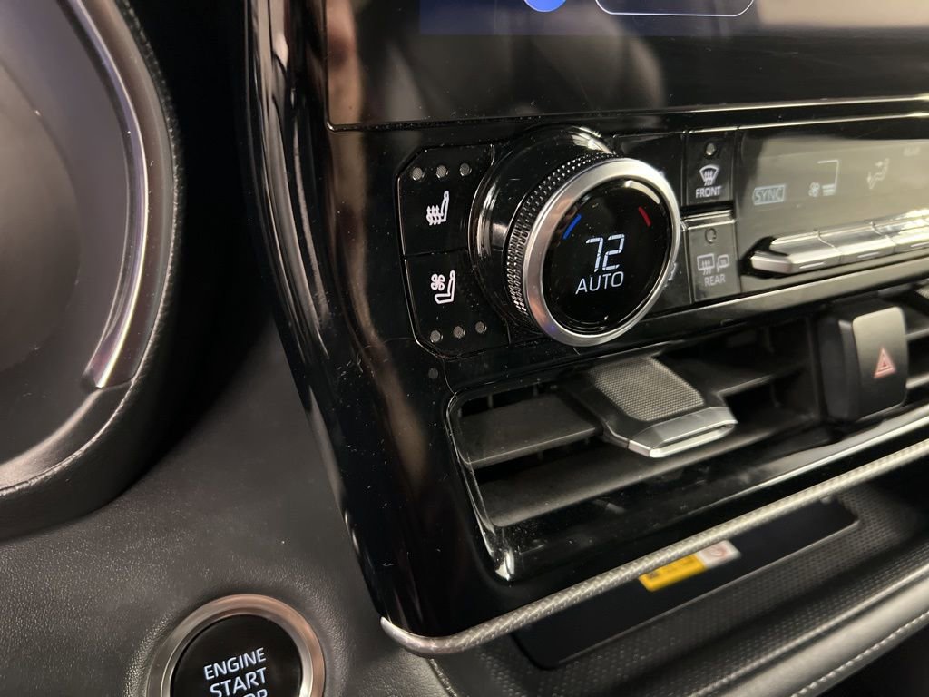 Used 2024 Toyota Highlander Platinum image 14