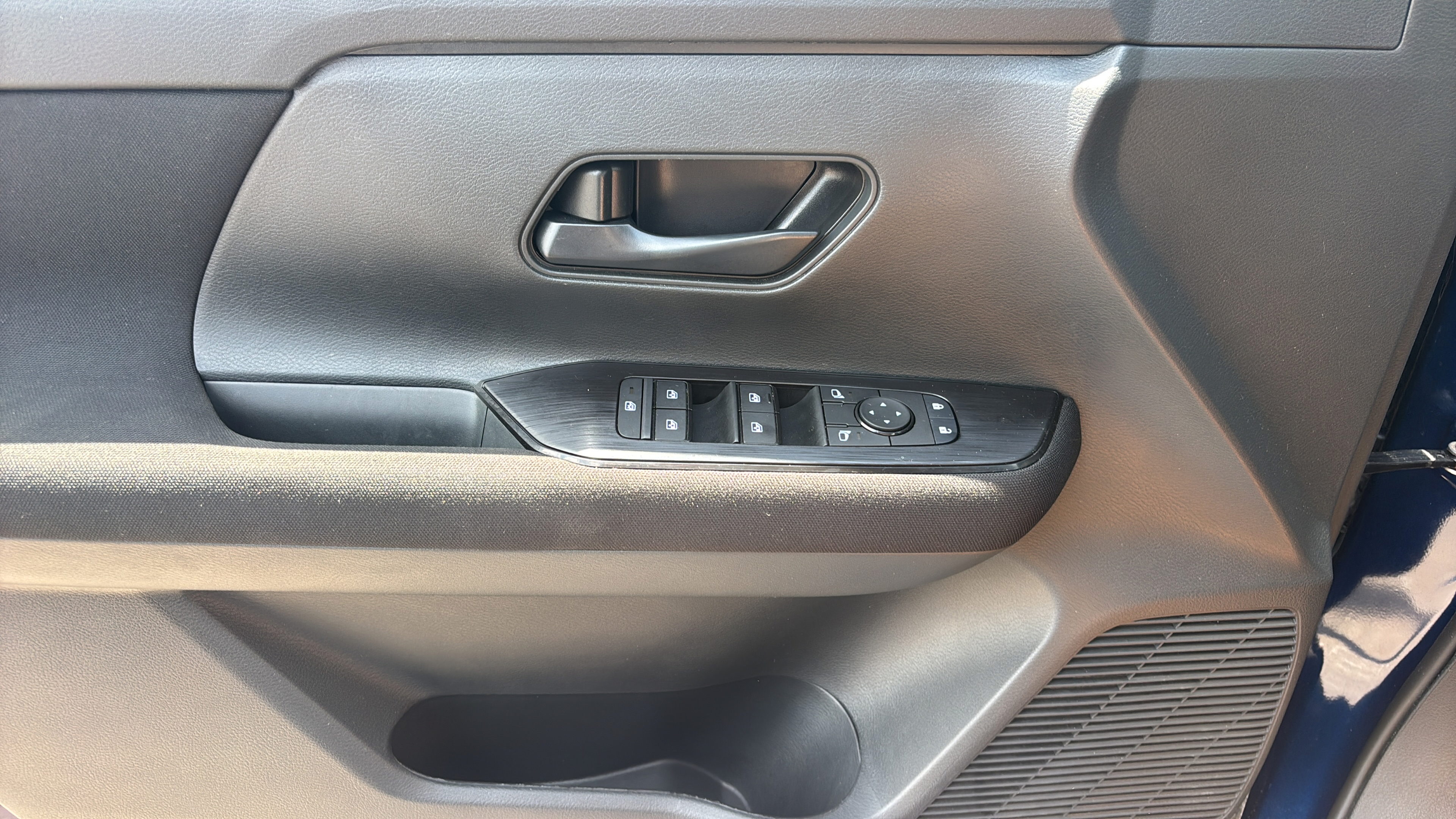 Used 2026 Nissan Kicks S FWD image 17