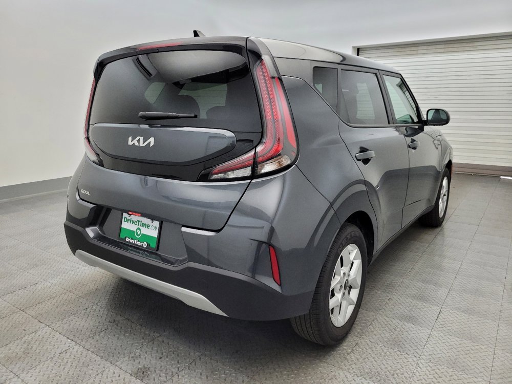 Used 2025 Kia Soul LX image 9