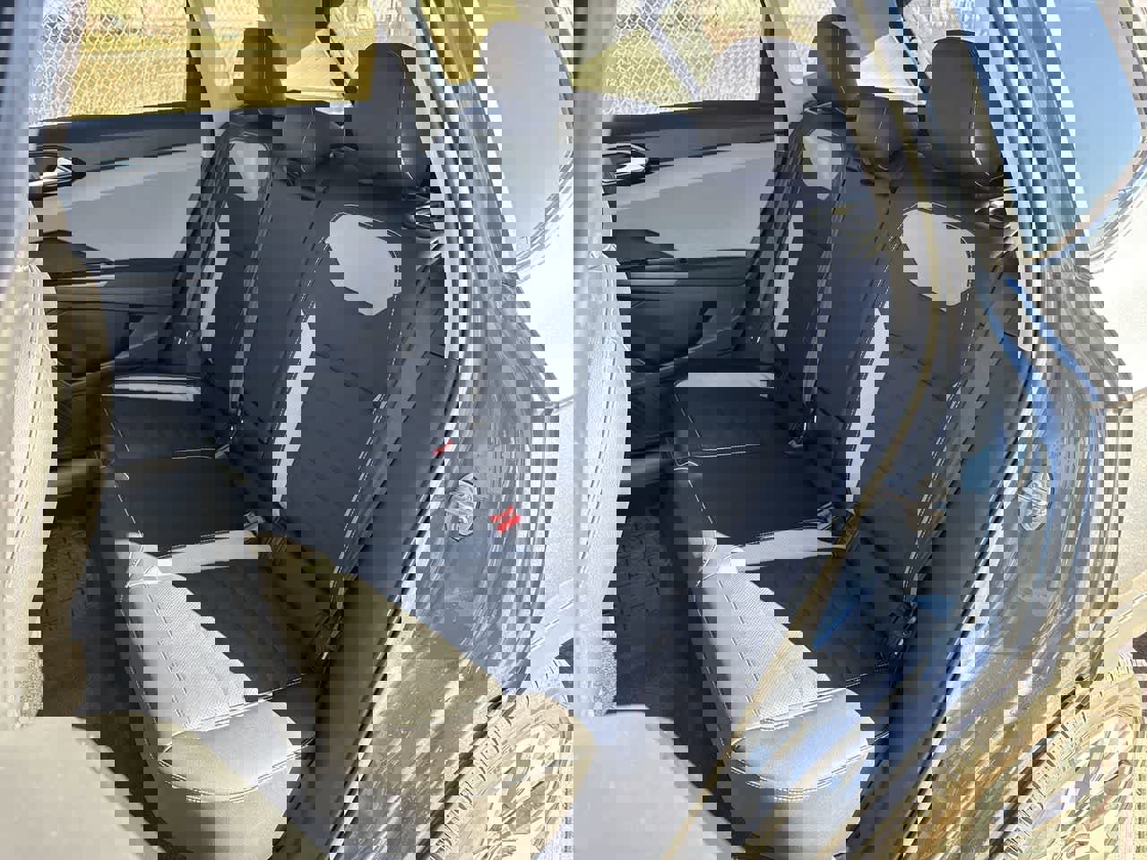 Used 2022 Volkswagen Taos SEL image 12