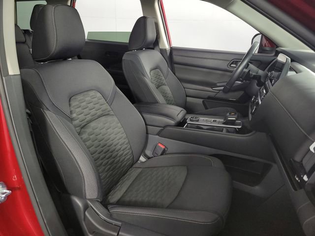 Used 2023 Nissan Pathfinder SV image 16