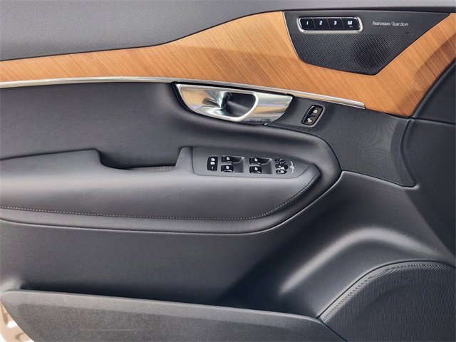 Used 2025 Volvo XC90 T8 Plus w/ Protection Package Premier image 27