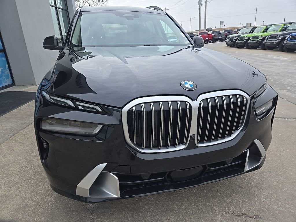 Used 2024 BMW X7 xDrive40i w/ Climate Comfort Package image 15