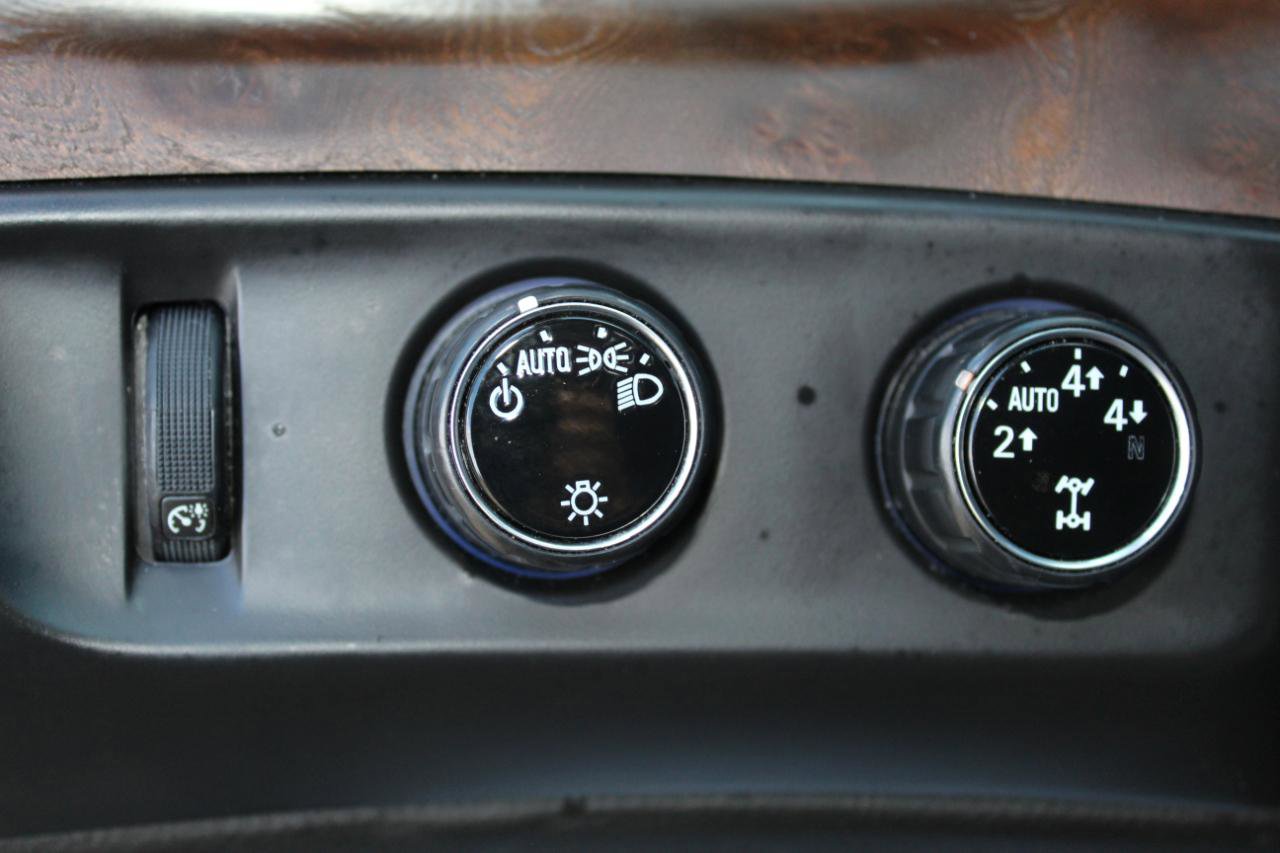 Used 2016 Cadillac Escalade ESV Premium AWD/4WD image 29