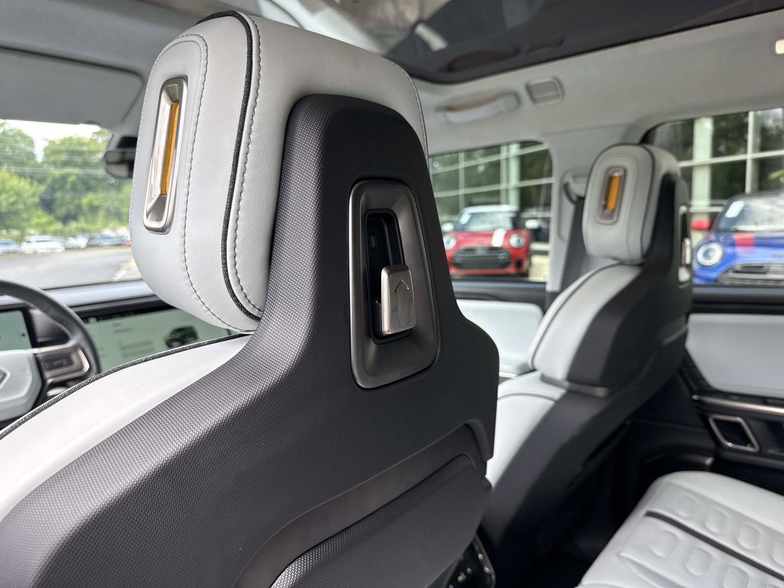 Used 2023 Rivian R1S Adventure AWD/4WD image 17