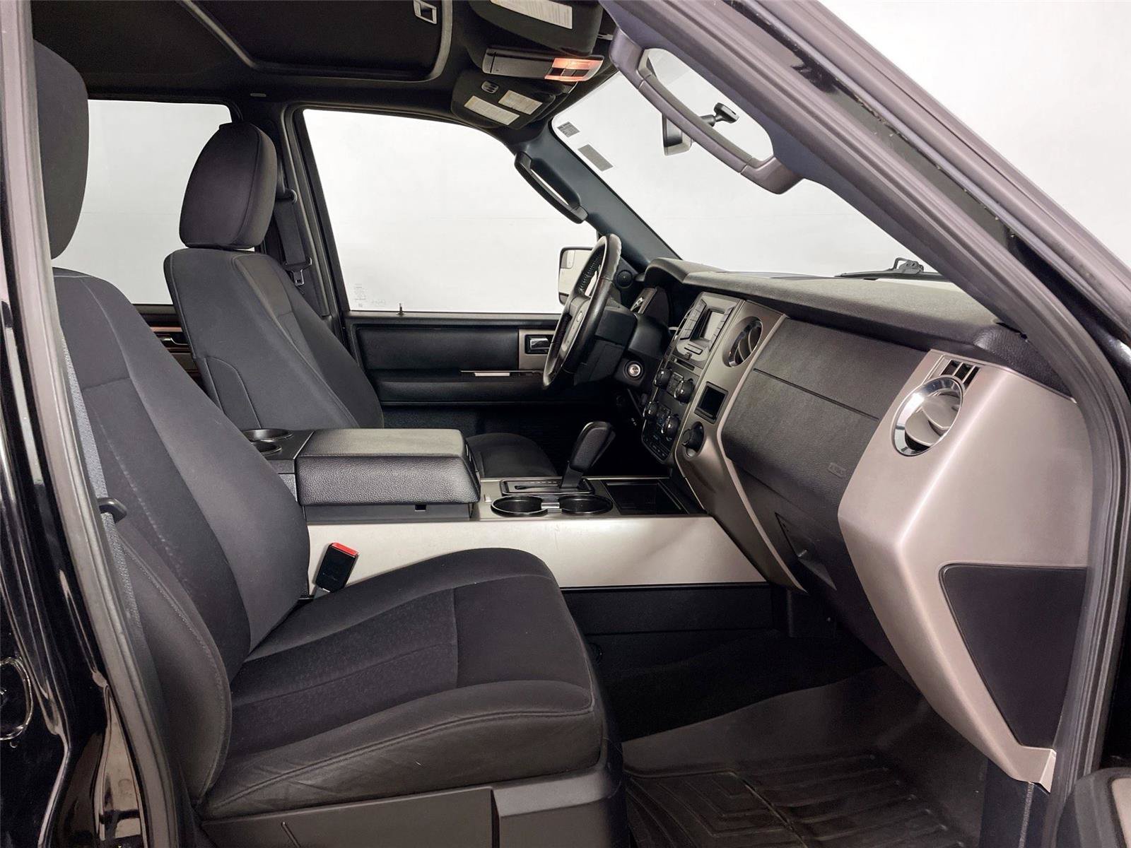 Used 2017 Ford Expedition XLT AWD/4WD image 27