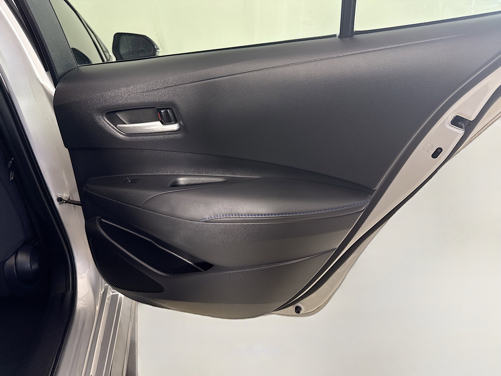 Used 2020 Toyota Corolla SE FWD image 28