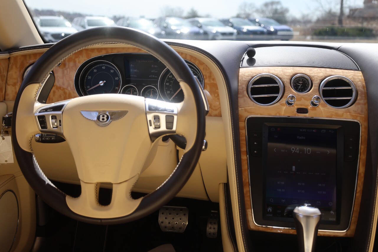 Used 2016 Bentley Flying Spur W12 image 25