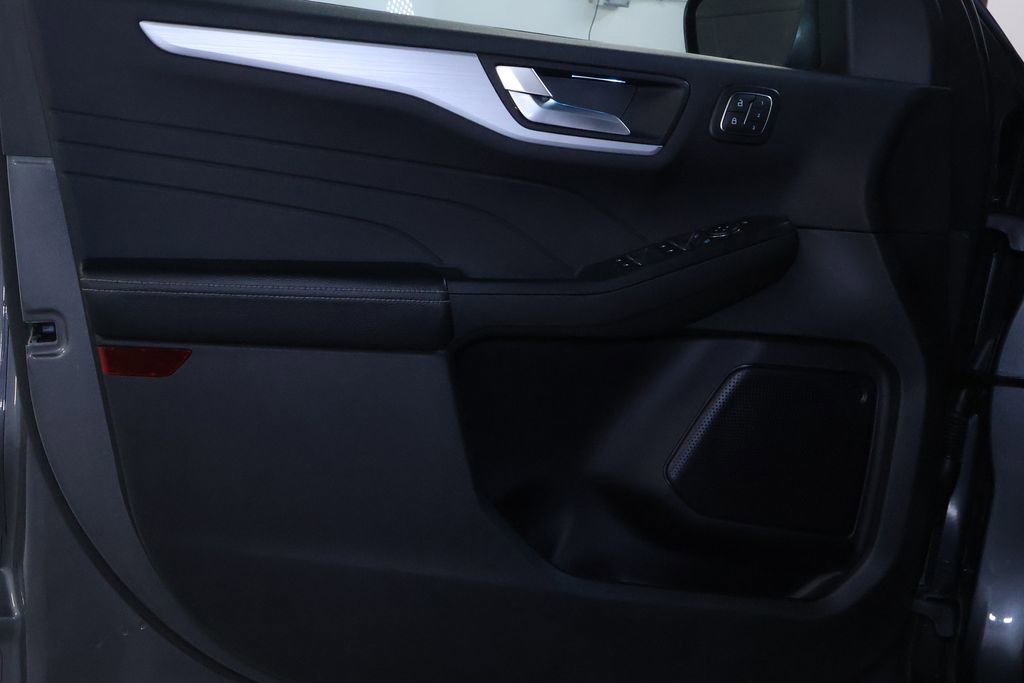 Used 2024 Ford Escape Platinum image 12