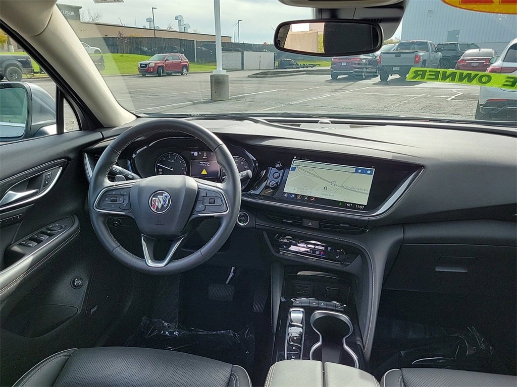 Used 2022 Buick Envision Essence w/ Technology Package I image 9