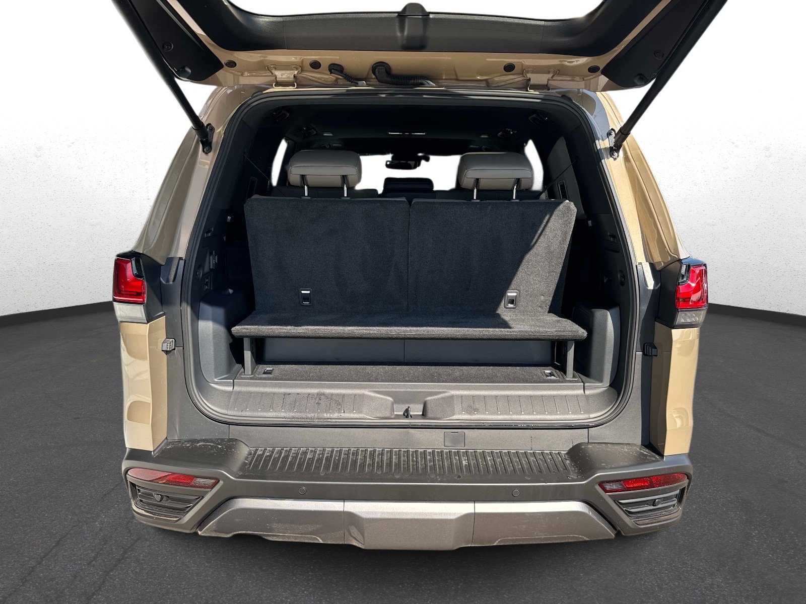 Certified 2025 Lexus LX 700h Overtrail image 11