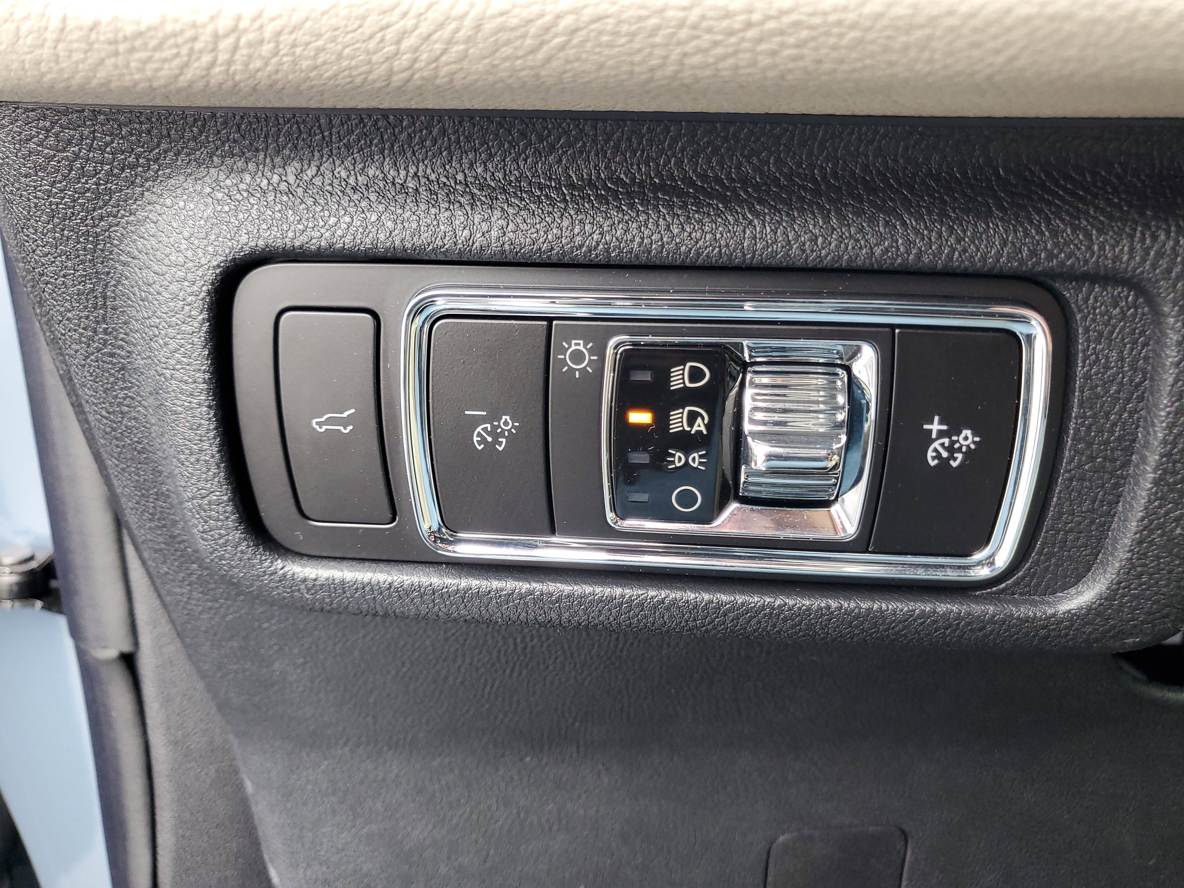 New 2026 Lincoln Corsair Premiere image 14