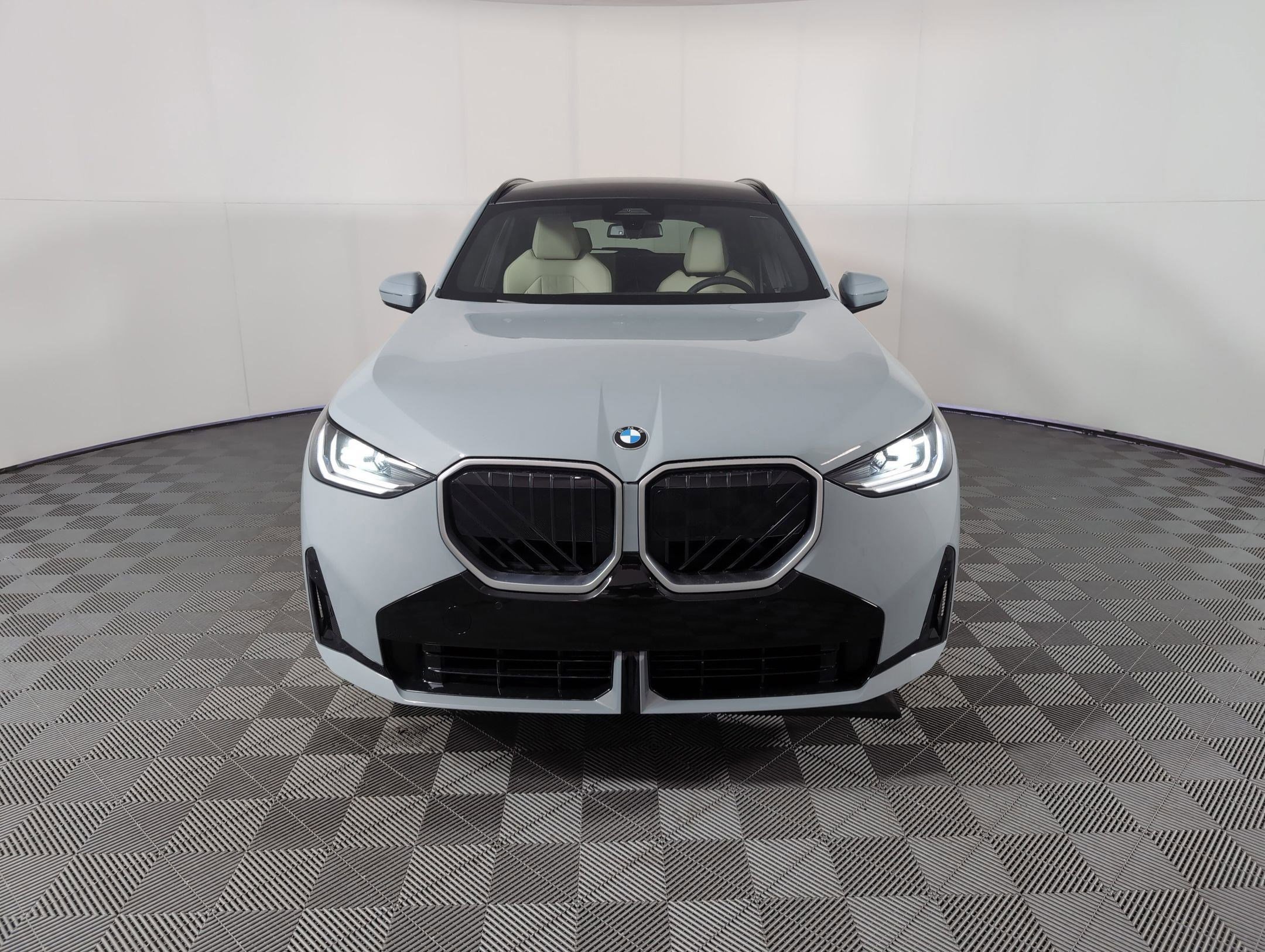 Used 2025 BMW X3 xDrive30i w/ M Sport Package image 4