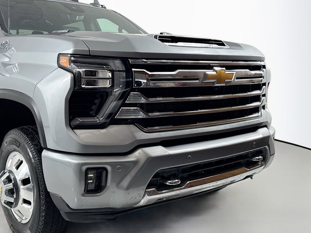 Used 2024 Chevrolet Silverado 3500 High Country w/ High Country Premium Package image 9